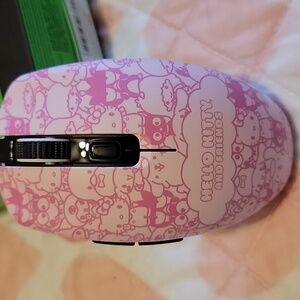 RAZOR  Orochi V2 Hello Kitty And Friends Special Edition Wireless Mouse